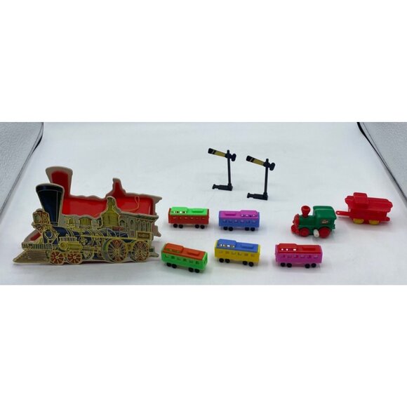Vintage Train Christmas Decor Lot 1983 Shackman Container with 5 mini trains Toy - Picture 3 of 16